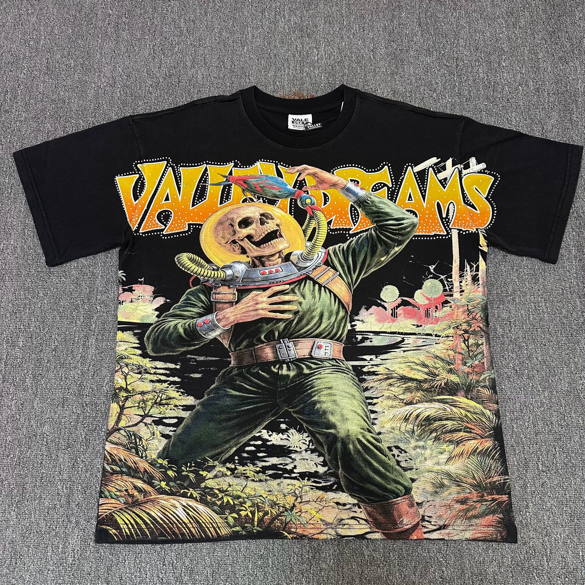 VALEFOREVER Black Skeleton Astronaut Retro Graphic Short Sleeve Tee